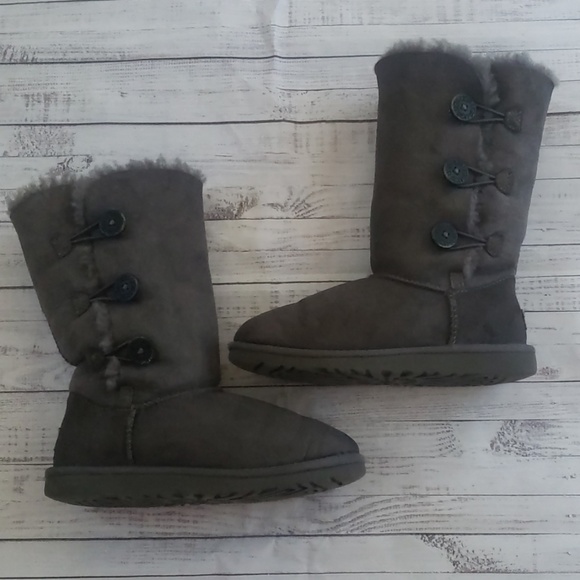 UGG Other - Gray button uggs size 4